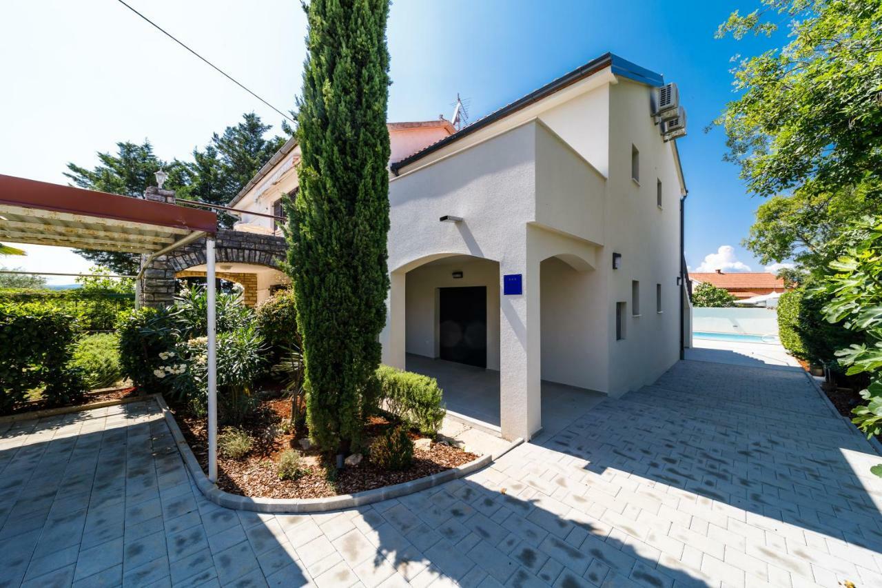 Hotel Mari House Malinska Exterior foto